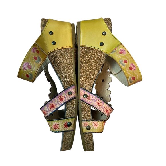 Spring Step Multicolor Floral Wedges - Picture 4 of 7